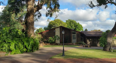 Jacaranda Hideaway Bed & Breakfast - Accommodation Tasmania 16