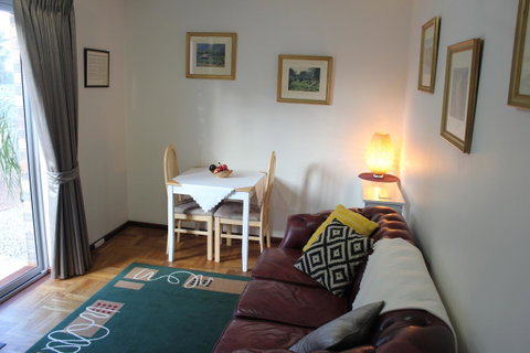 Jacaranda Hideaway Bed & Breakfast - Accommodation Tasmania 3