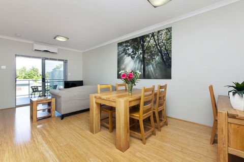 Airport Apartments By Vetroblu - Accommodation Tasmania 4