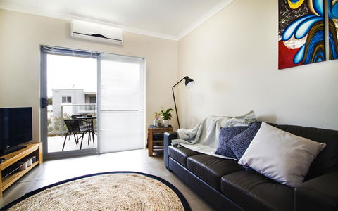Airport Apartments By Vetroblu - Accommodation Tasmania 8