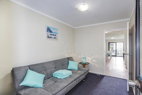 West Beach Lagoon 202 - Quiet & Ground Floor! - Accommodation Tasmania 4