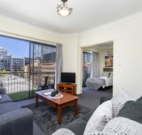 Oversized Eastend sleeps 6 Free PARKINGPOOL WIFI - Accommodation Tasmania