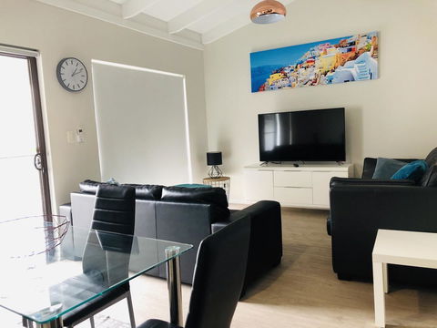 West Beach Lagoon 218 - Outstanding Value! - Accommodation Tasmania 1