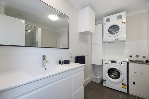 West Beach Lagoon 218 - Outstanding Value! - Accommodation Tasmania 11