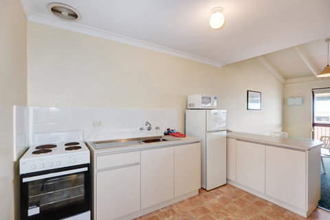 West Beach Lagoon 114 â€“ Ocean Views - Accommodation Tasmania 5
