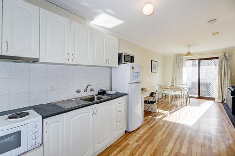 West Beach Lagoon 208 â€“ Great Value! - Accommodation Tasmania 12