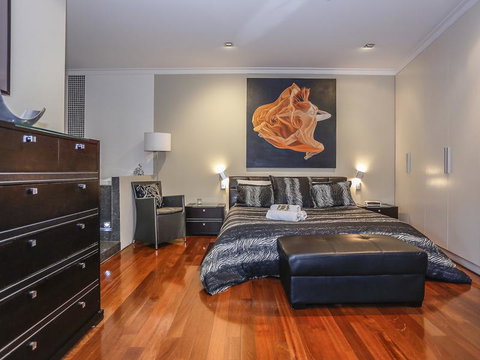 New York On King - Accommodation Tasmania 12