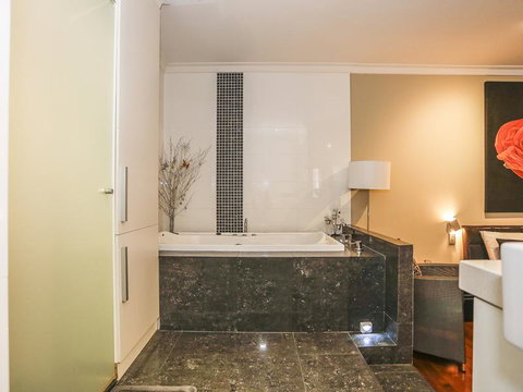 New York On King - Accommodation Tasmania 9