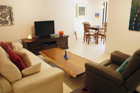Suffolk House - Accommodation Tasmania 7