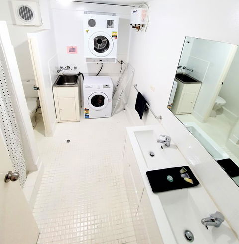 West Beach Lagoon 107 - Great Value - Accommodation Tasmania 9