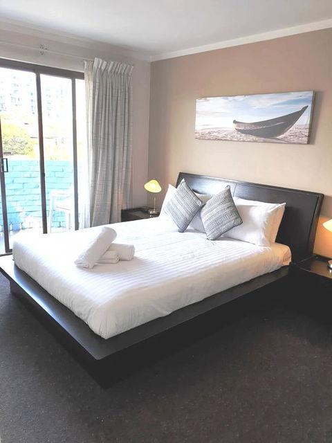 West Beach Lagoon 107 - Great Value - Accommodation Tasmania 4