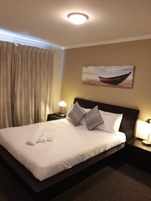 West Beach Lagoon 107 - Great Value - Accommodation Tasmania 3