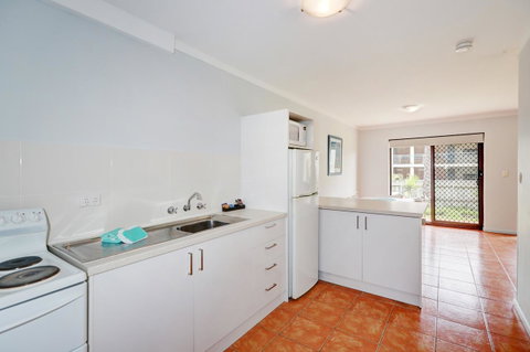 West Beach Lagoon 204 â€“ Ground Floor - Accommodation Tasmania 6