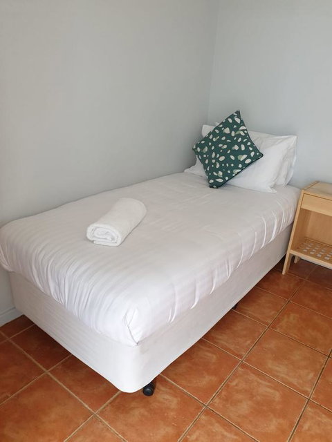 West Beach Lagoon 204 â€“ Ground Floor - Accommodation Tasmania 4
