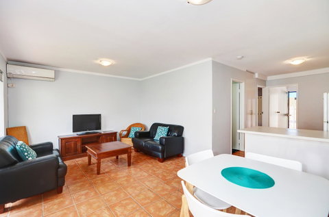 West Beach Lagoon 204 â€“ Ground Floor - Accommodation Tasmania 11