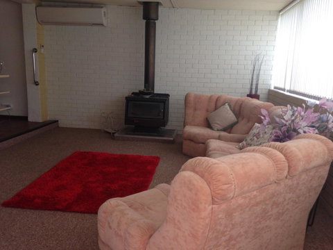 â˜… Stylish Family Home! â˜… - Accommodation Tasmania 5