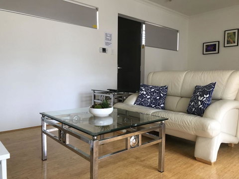 Gerring Court With Free 1 Car Bay Parking - Accommodation Tasmania 14