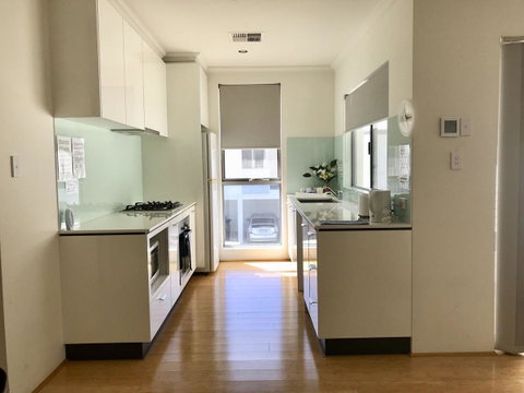 Gerring Court With Free 1 Car Bay Parking - Accommodation Tasmania 10