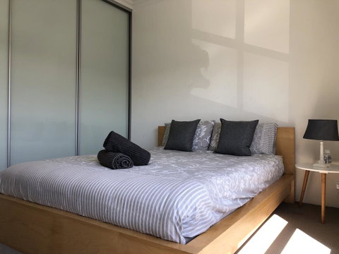 Gerring Court With Free 1 Car Bay Parking - Accommodation Tasmania 2