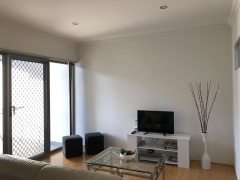 Gerring Court With Free 1 Car Bay Parking - Accommodation Tasmania 12