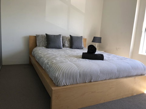 Gerring Court With Free 1 Car Bay Parking - Accommodation Tasmania 1
