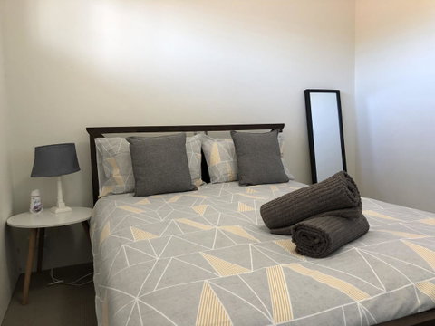 Gerring Court With Free 1 Car Bay Parking - Accommodation Tasmania 5