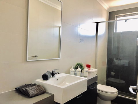Gerring Court With Free 1 Car Bay Parking - Accommodation Tasmania 6