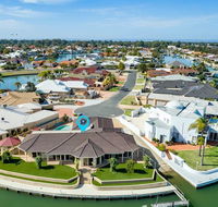LA ANCHOR ON THE CANALS MANDURAH - Accommodation Tasmania