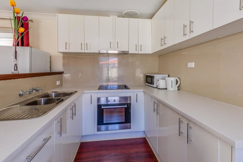 Brilliant, Neat, Convenient, Family-friendly House - Accommodation Tasmania 5