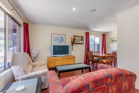 Brilliant, Neat, Convenient, Family-friendly House - Accommodation Tasmania 0