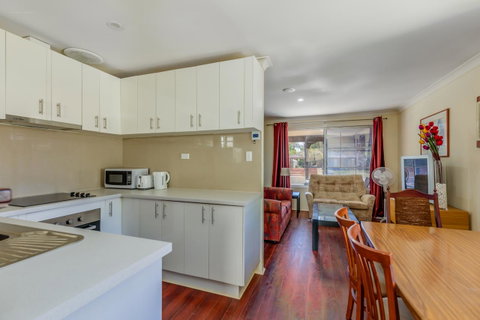 Brilliant, Neat, Convenient, Family-friendly House - Accommodation Tasmania 4