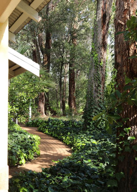 Two Sisters Chalets - Accommodation Tasmania 25