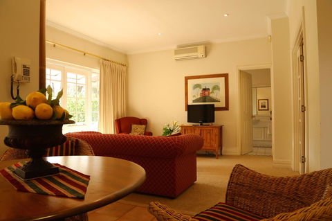 Two Sisters Chalets - Accommodation Tasmania 28