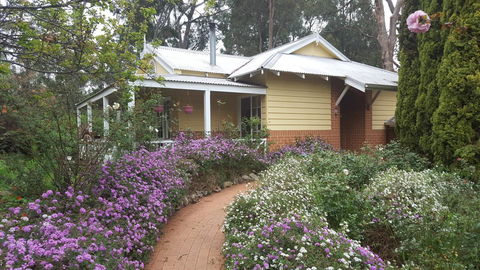 Two Sisters Chalets - Accommodation Tasmania 6