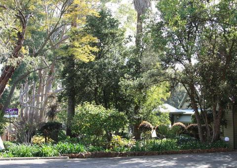 Two Sisters Chalets - Accommodation Tasmania 0