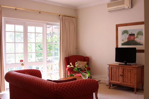 Two Sisters Chalets - Accommodation Tasmania 34