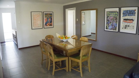 Relax, Bright & Airy Garden Villa - Accommodation Tasmania 16