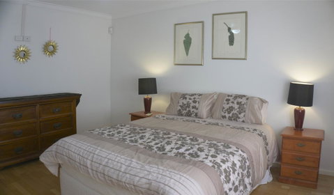 Relax, Bright & Airy Garden Villa - Accommodation Tasmania 4