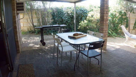 Relax, Bright & Airy Garden Villa - Accommodation Tasmania 28