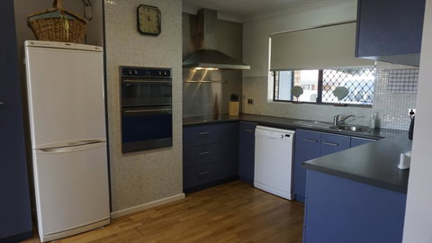 Relax, Bright & Airy Garden Villa - Accommodation Tasmania 37