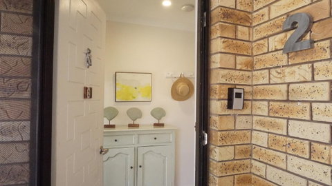 Relax, Bright & Airy Garden Villa - Accommodation Tasmania 14