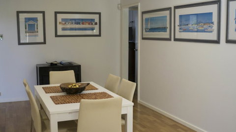 Relax, Bright & Airy Garden Villa - Accommodation Tasmania 6