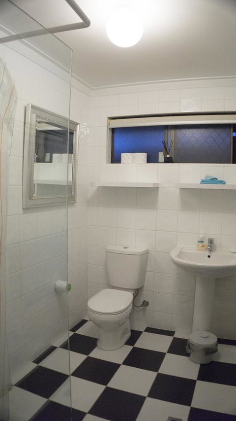 Relax, Bright & Airy Garden Villa - Accommodation Tasmania 30