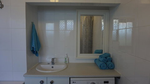 Relax, Bright & Airy Garden Villa - Accommodation Tasmania 42