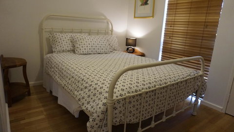 Relax, Bright & Airy Garden Villa - Accommodation Tasmania 12