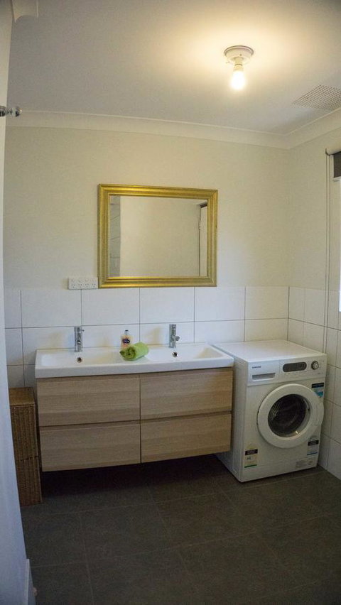 Relax, Bright & Airy Garden Villa - Accommodation Tasmania 23