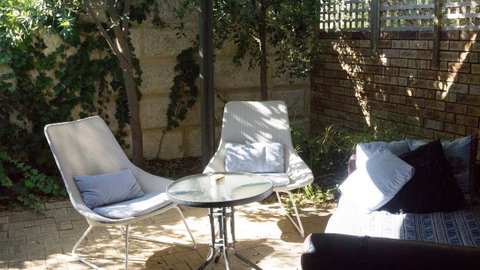 Relax, Bright & Airy Garden Villa - Accommodation Tasmania 27