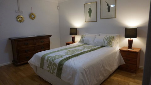 Relax, Bright & Airy Garden Villa - Accommodation Tasmania 39