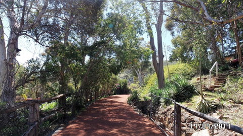 Eleebana Guest House - Accommodation Tasmania 13