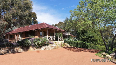 Eleebana Guest House - Accommodation Tasmania 0
